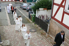 Feier der 1. Heiligen Kommunion in Sankt Crescentius (Foto: Karl-Franz Thiede)